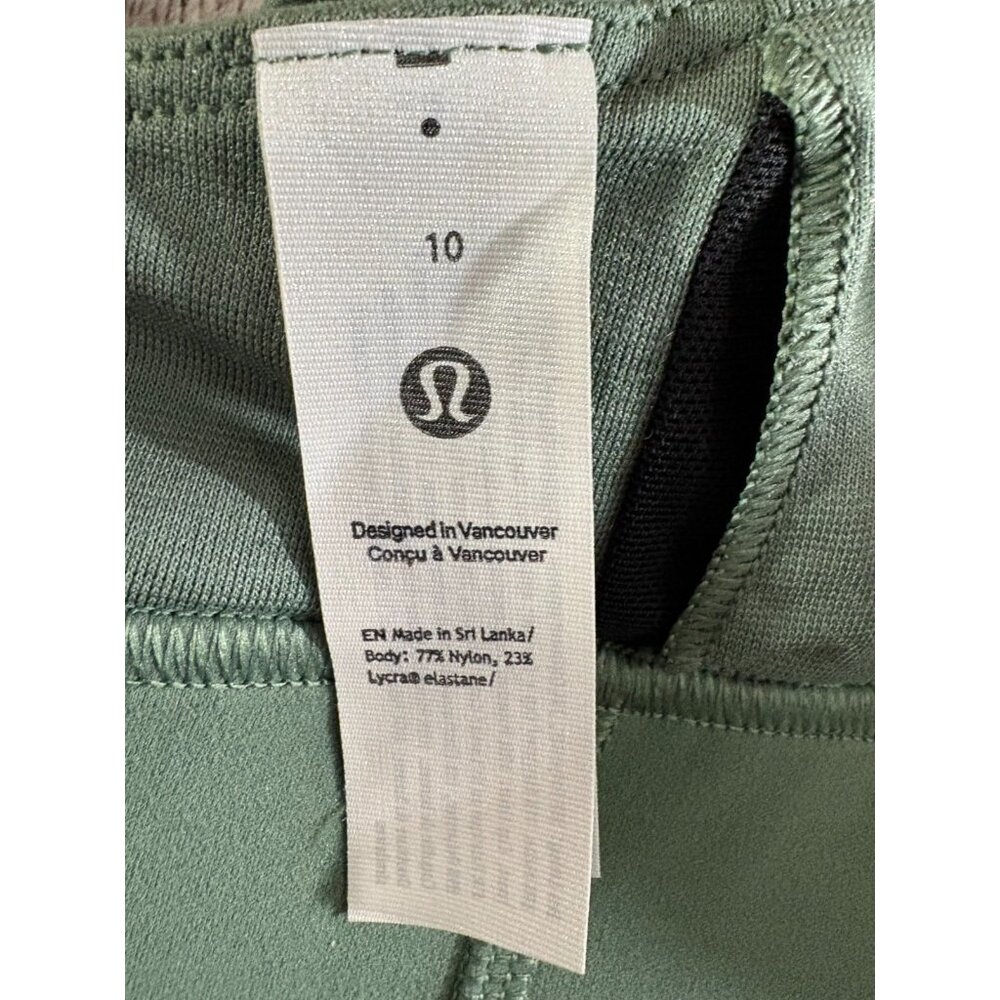 Lululemon License to Train Triangle Bra A/B logo sz 10 color green GREU NWT $48 - Picture 3 of 10